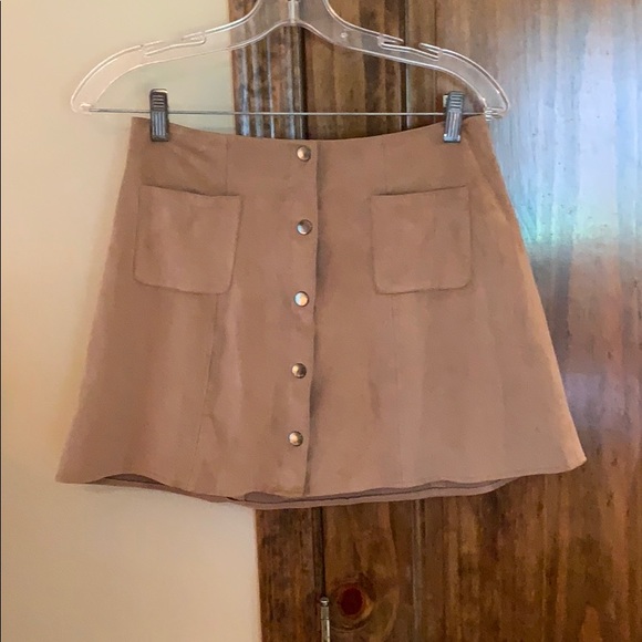 Kendall & Kylie Dresses & Skirts - Small button down tan skirt!